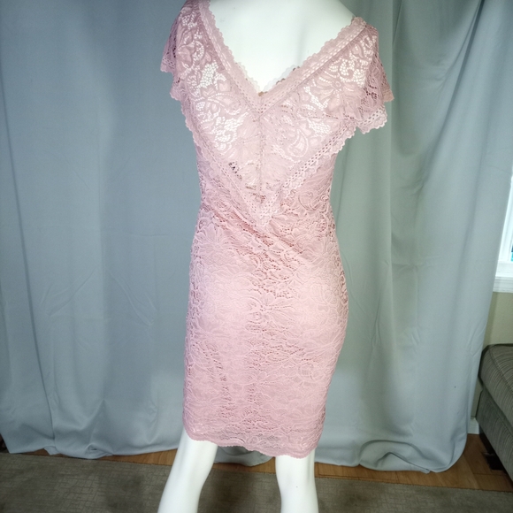 Vero Moda Pink Sheath Dress with Flutter Cap Sleeves - Picture 2 of 3